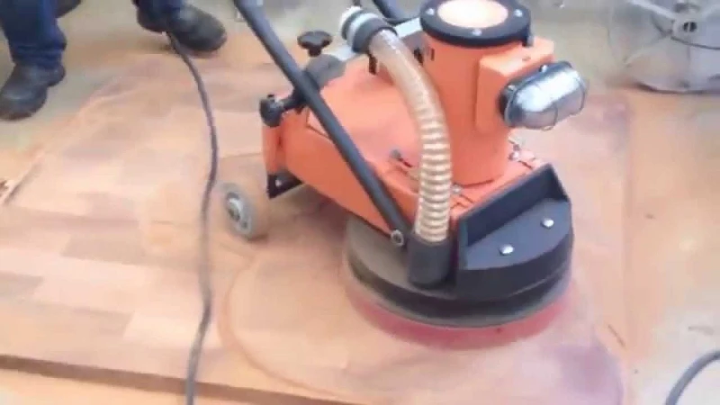 Locação de máquina de raspar piso de madeira